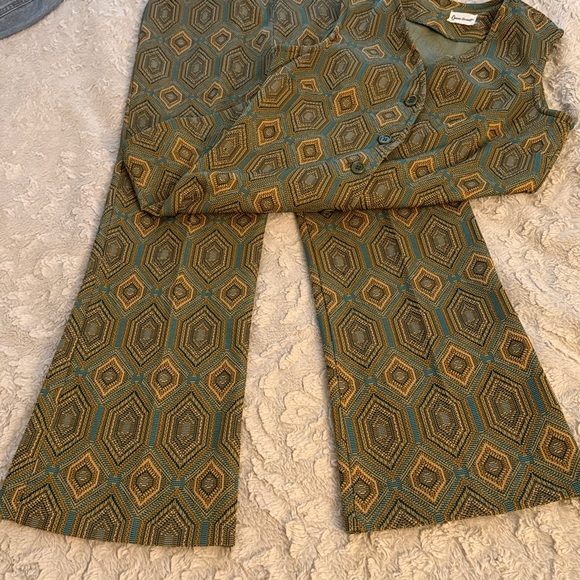 Queen Casuals 1970’s 2-Piece Pant Set🔥 - Picture 9 of 13